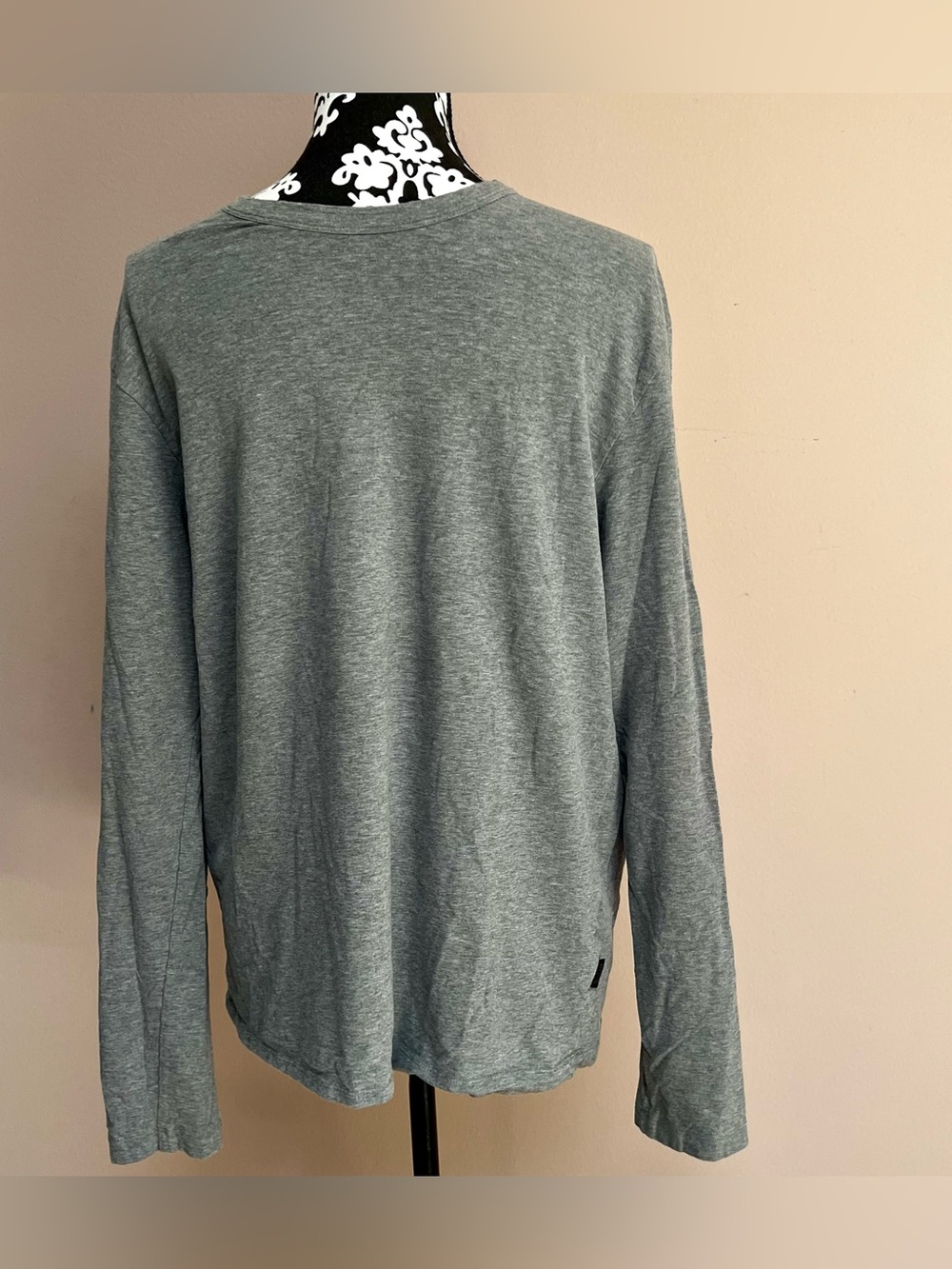 BOSS by HUGO BOSS Men’s Slim Fit Luxury Cotton Blend Long Sleeve Stretch Tee
